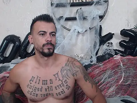 Snapshot of RyanVibe chatting on October 18, 2025, 11:33 am RyanVibe online show from October 18, 2025, 11:33 am