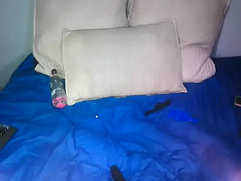 Bootyclit87xx online show from November 18, 2025, 5:39 pm