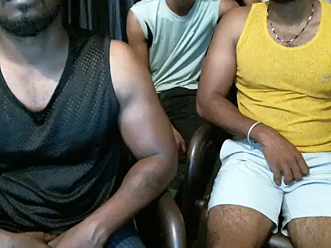 Snapshot of indianmcv25 chatting on October 24, 2025, 5:15 am indianmcv25 online show from October 24, 2025, 5:15 am