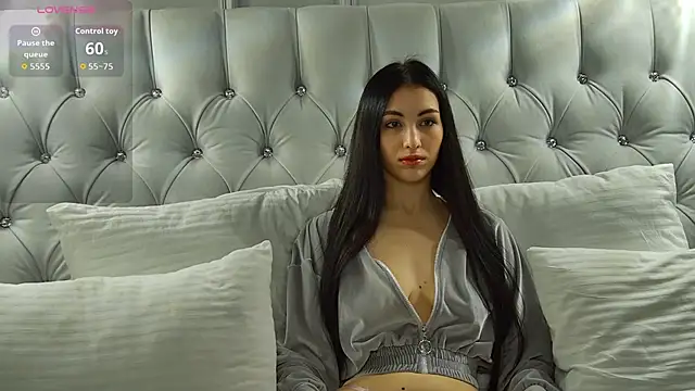 BettyLeen online show from November 6, 2025, 4:24 am