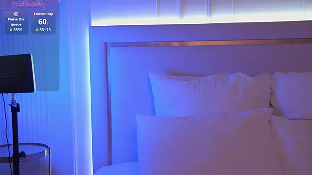 BettyLeen online show from April 14, 2026, 3:56 am