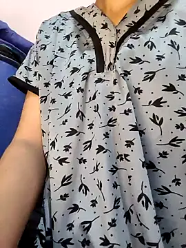 Snapshot of JIYA_23 chatting on November 2, 2025, 5:04 pm JIYA 23 online show from November 2, 2025, 5:04 pm