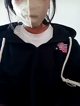 Snapshot of Zerin_nova chatting on November 25, 2025, 10:04 am Zerin nova online show from November 25, 2025, 10:04 am