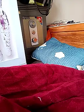 Snapshot of Zerin_nova chatting on December 5, 2025, 1:14 am Zerin nova online show from December 5, 2025, 1:14 am