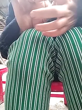 Snapshot of Zerin_nova chatting on December 16, 2025, 8:41 am Zerin nova online show from December 16, 2025, 8:41 am