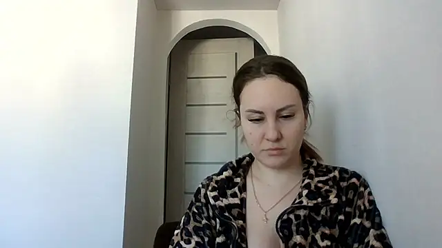 MeadowEyes online show from February 10, 2026, 11:03 am