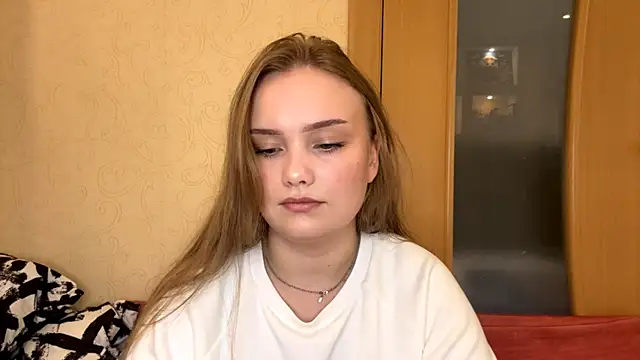 WillowSturiaIe online show from October 15, 2025, 10:04 am