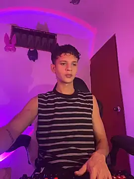 tylernova online show from October 23, 2025, 3:17 am