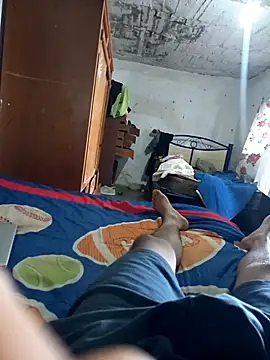 Snapshot of Latinokev chatting on October 31, 2025, 7:26 pm Latinokev online show from October 31, 2025, 7:26 pm