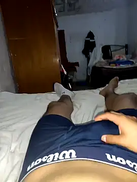 Snapshot of Latinokev chatting on November 18, 2025, 7:40 pm Latinokev online show from November 18, 2025, 7:40 pm