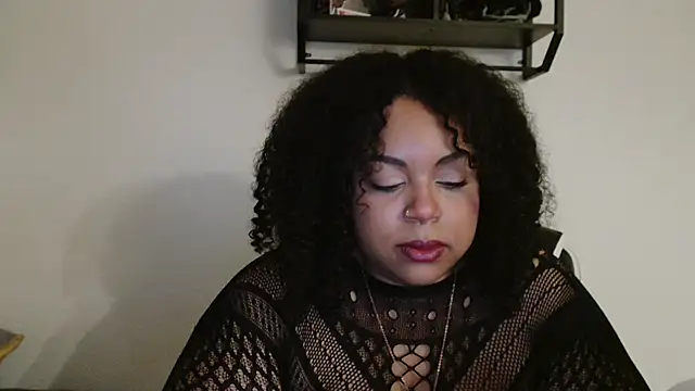 KalaniRose online show from October 28, 2025, 6:17 am