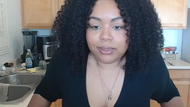 KalaniRose online show from November 5, 2025, 9:48 pm