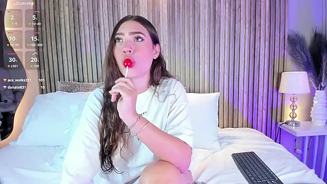 EmmaMillerr  online show from December 21, 2025, 4:41 am