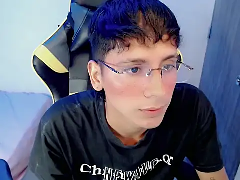 Snapshot of Nani_big chatting on November 8, 2025, 3:45 pm Nani big online show from November 8, 2025, 3:45 pm