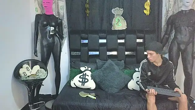 Snapshot of Pride_couple chatting on November 30, 2025, 11:20 pm Pride couple online show from November 30, 2025, 11:20 pm