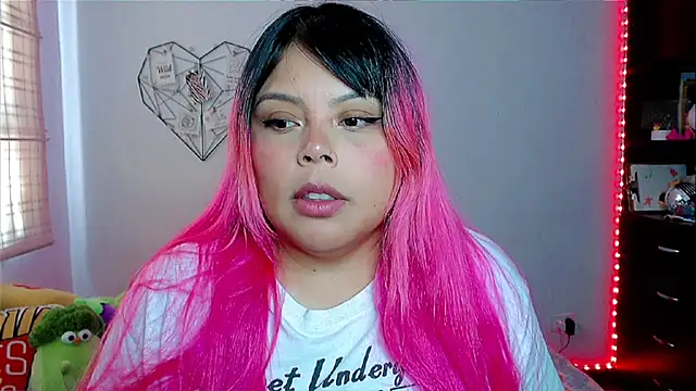 EllieMoonX online show from January 9, 2026, 8:32 pm