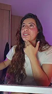 Meganthomson online show from December 17, 2025, 2:28 am