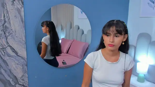 Snapshot of luly_dreams chatting on May 15, 2026, 11:28 am luly dreams online show from May 15, 2026, 11:28 am