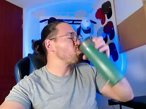 kurt xx online show from December 14, 2025, 1:22 am