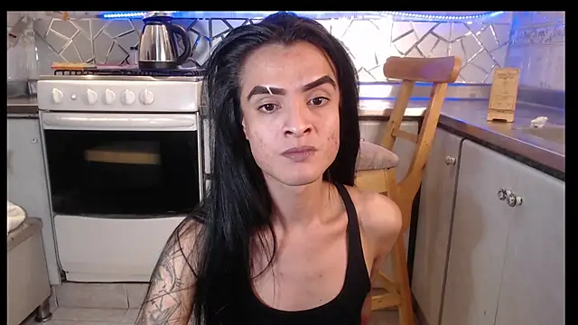 ZAMMIRA online show from November 28, 2025, 5:26 pm