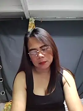 Snapshot of erma_joy chatting on April 23, 2026, 7:27 pm erma joy online show from April 23, 2026, 7:27 pm