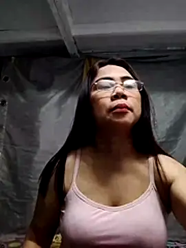 Snapshot of erma_joy chatting on April 28, 2026, 8:47 pm erma joy online show from April 28, 2026, 8:47 pm