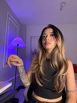 HoneyMollyX online show from March 3, 2026, 1:06 pm