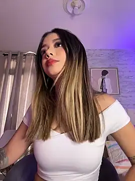 HoneyMollyX online show from May 13, 2026, 1:08 pm