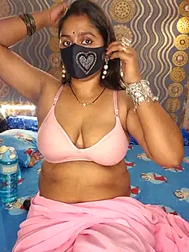 Snapshot of Sweet-Maddlina chatting on October 31, 2025, 6:47 am Sweet-Maddlina online show from October 31, 2025, 6:47 am