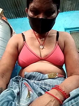 Snapshot of R_sehjal chatting on November 2, 2025, 9:55 am R sehjal online show from November 2, 2025, 9:55 am