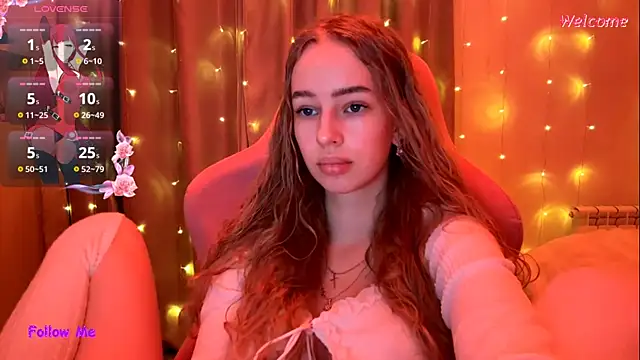 LunaCrave online show from January 12, 2026, 6:35 pm