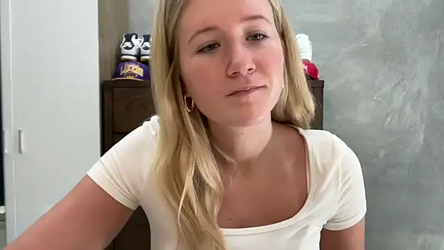 itssosierra online show from February 16, 2026, 11:34 pm