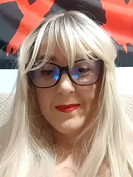 Amelialove42 online show from November 19, 2025, 6:30 pm