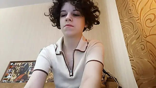 JesseniaHanney online show from October 22, 2025, 8:03 am