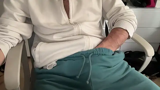 Snapshot of matrixx_9 chatting on December 4, 2025, 3:21 pm matrixx 9 online show from December 4, 2025, 3:21 pm