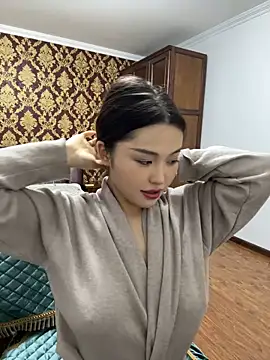 zhenzhen666 online show from November 24, 2025, 12:49 pm