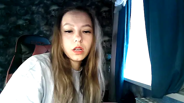 Ladikisss 20 online show from October 28, 2025, 7:23 am