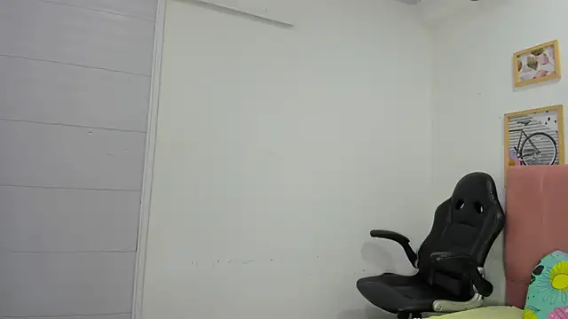 Dakota evans18 online show from November 17, 2025, 2:50 am