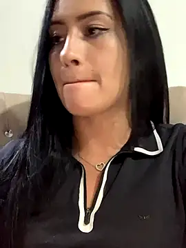 Snapshot of saris_moon chatting on October 10, 2025, 12:42 am saris moon online show from October 10, 2025, 12:42 am