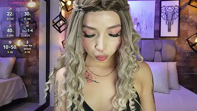 Snapshot of Sophia_Bellucci chatting on December 20, 2025, 1:18 pm Sophia Bellucci online show from December 20, 2025, 1:18 pm