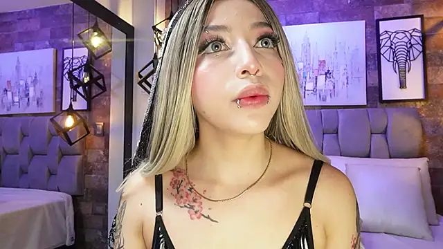 Snapshot of Sophia_Bellucci chatting on January 6, 2026, 12:20 pm Sophia Bellucci online show from January 6, 2026, 12:20 pm