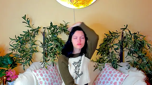 Snapshot of OletaReffner chatting on October 19, 2025, 11:11 am OletaReffner online show from October 19, 2025, 11:11 am