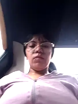 angie rousse  online show from November 6, 2025, 1:23 pm