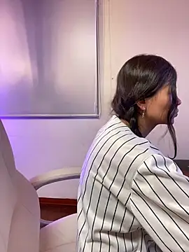 Ninfa pink online show from October 29, 2025, 7:04 pm