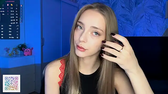 EvaPeace online show from November 24, 2025, 5:23 pm