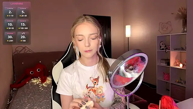 EvaPeace online show from April 8, 2026, 1:44 pm