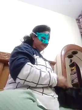 Snapshot of Honey-26 chatting on December 4, 2025, 1:42 pm Honey-26 online show from December 4, 2025, 1:42 pm