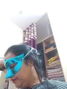 Snapshot of Honey-26 chatting on December 15, 2025, 1:48 pm Honey-26 online show from December 15, 2025, 1:48 pm