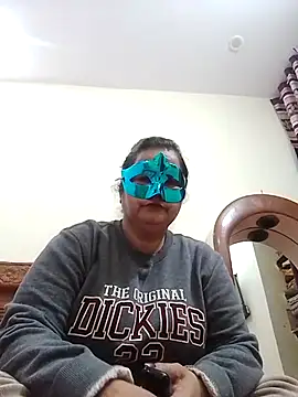 Snapshot of Honey-26 chatting on December 16, 2025, 12:43 pm Honey-26 online show from December 16, 2025, 12:43 pm