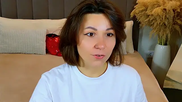 Snapshot of EdenSolis chatting on June 21, 2026, 10:18 am EdenSolis online show from June 21, 2026, 10:18 am